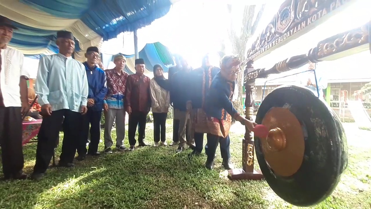 Disdikbud Gelar Ritual Pembersihan Pesake