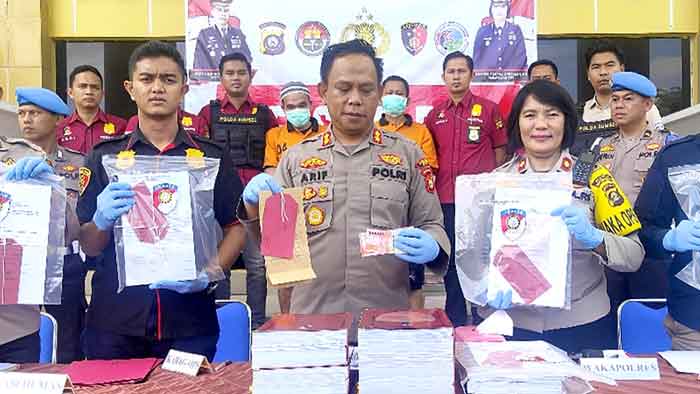 Limpahkan Berkas Dua Mantan Kades