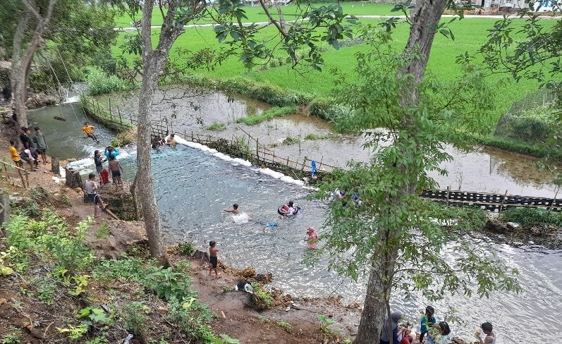 CUMA Rp.2 Ribu Kamu Bisa Nikmatin Wisata Pemandian Alam di Batu Putiah Agam