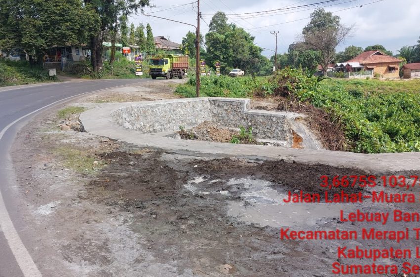 Pengaman Lereng Jadi Spot Selfy