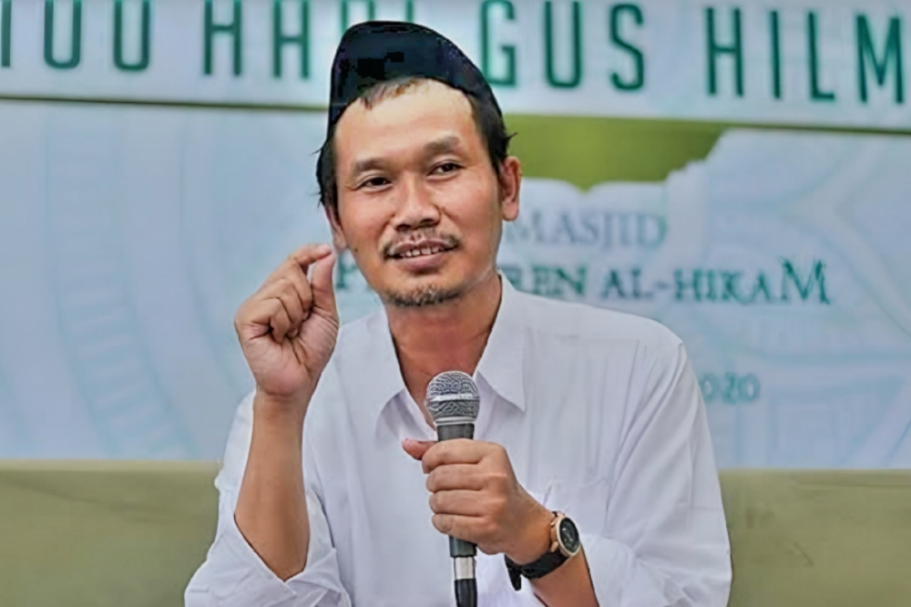 Gus Baha: Amalkan Zikir ini Berulang Kali Insya Allah Dosa Zina Dihapus