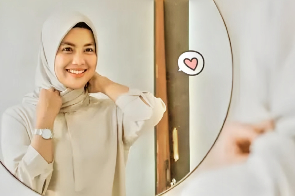 Stop Insecure! Baca Doa ini Saat Berdandan di Depan Cermin Agar Terlihat Semakin Cantik
