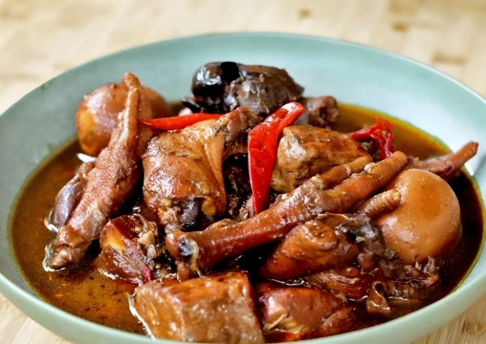 Ayam Kecap Rasa Kondangan ala Chef Devina Hermawan, Bikin Gagal Diet Nambah Nasi Terus