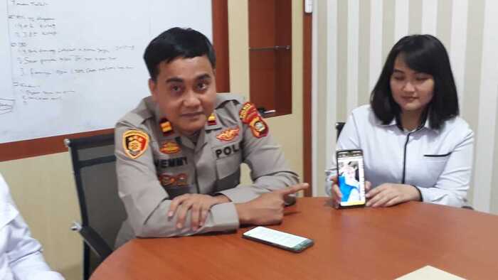 Perempuan Cantik Yang Juga Istri Dosen Ini Dicari Polisi, Apa Sih Kasusnya?