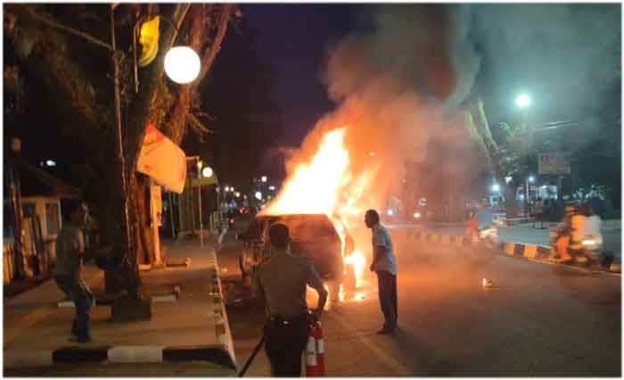 Ngecor Pertalite, Avanza Terbakar