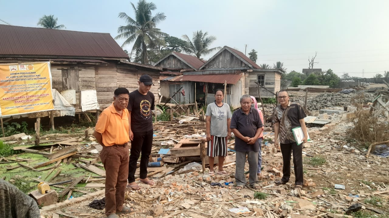 Polemik Ganti Rugi Lahan. Warga VS PT KAI. Siapa yang Pantas?