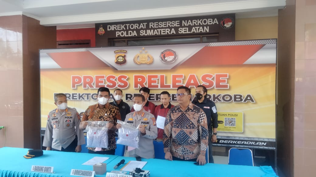 Gagalkan Peredaran 19.150 Butir Pil Ekstasi. Kurir Dibayar Puluhan Juta