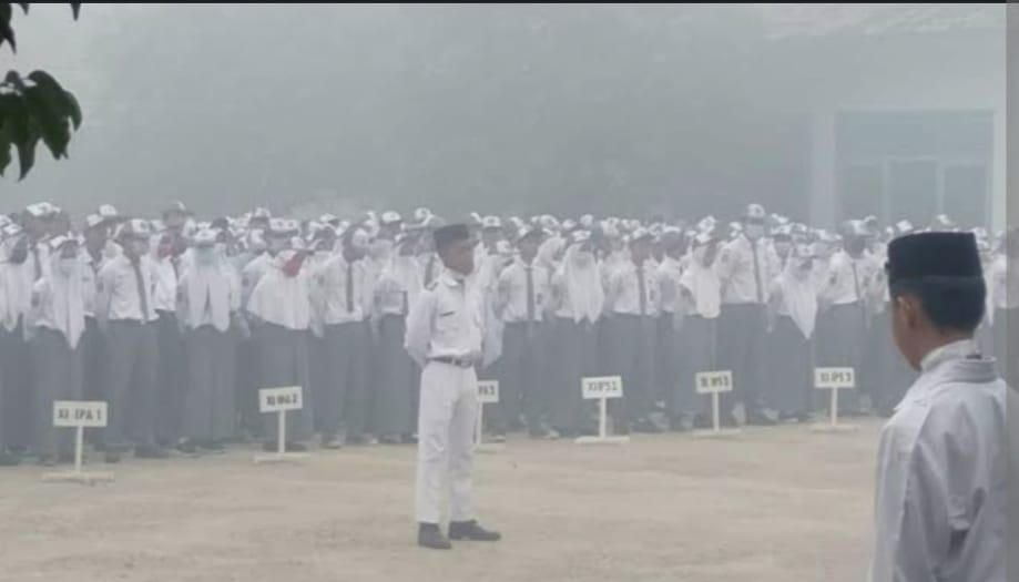 Kabut Asap ! Pelajar Sesak Napas dan Pingsan. Diknas Masih Santai?