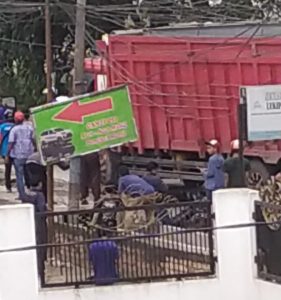 Tabrakan Beruntun, 1 Tewas Terlindas