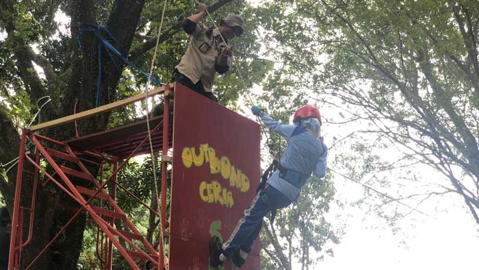 Outbound Ceria Latih Kemandirian Siswa