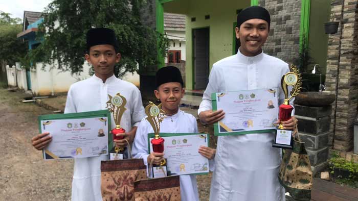 3 Santri Al-Madina Juarai STQ Kecamatan