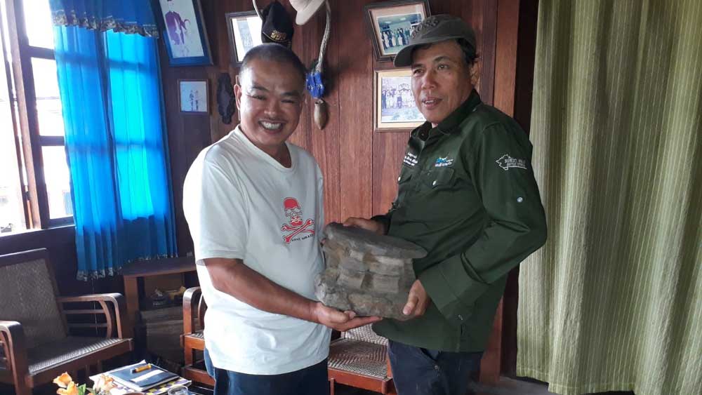 Batu Berukir Ornamen dari Tanjung Sakti