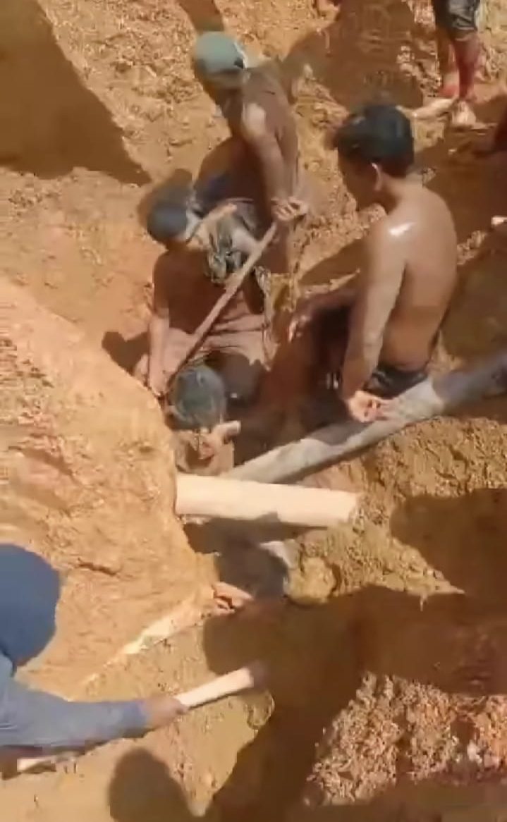 Niat Pulang Malam Takbiran, Seorang Penambang Emas Tradisional Dimakamkan  Saat Takbiran Bergema