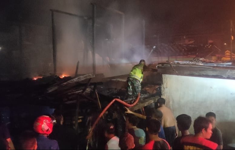 Warga Panik dan Histeris,  2 Rumah Ludes Terbakar, 2 Lainnya Rusak Ringan