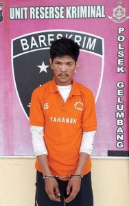 Ancam Tetangga Pakai Parang