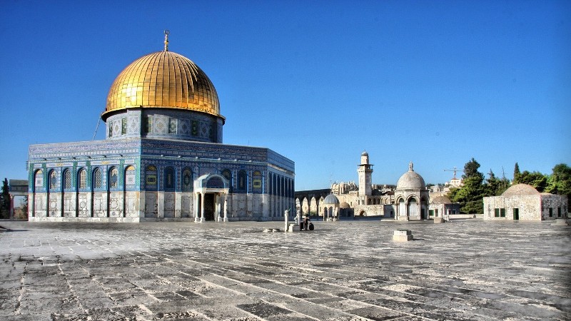 Masjid Al-Aqsa, Tiga Masjid Suci Umat Islam, Tempat Nabi Muhammad Isra Miraj