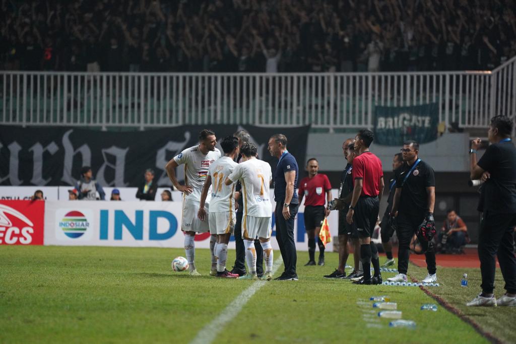 Lini Depan Belum Moncer, Thomas Doll Enggan Salahkan Simic. Ini Alasannya