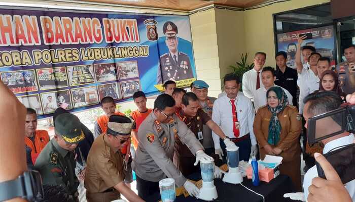 Heboh! Musnahkan Narkoba Senilai Rp 1 Miliar. Selamatkan 11.700 Jiwa Generasi Muda.