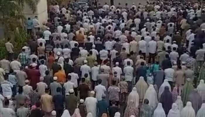 Membludak! Muhammadiyah Shalat Idul Adha. Ruas Jalan Sudirman Ditutup