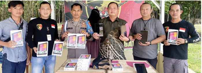 Oknum Guru Curi Puluhan Tab Sekolah