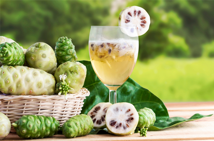 Wow Bau Menyengat Tapi Kaya Khasiat! Resep Jus Mengkudu Bikin Kamu Makin Sehat