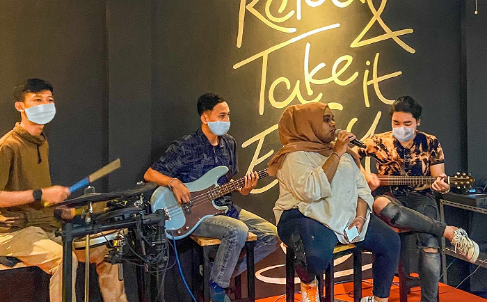 Nongkrong Bareng Temen Sambil di Temenin Live Music, Ini Rekomendasi Tempat yang Ajib Banget Buat Kamu
