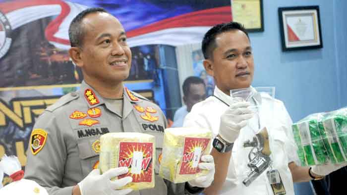 Sabu 7,2 kg Berikut Pistol Rakitan