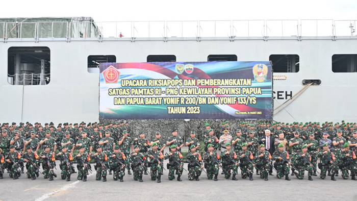 Panglima TNI Lepas Langsung Satgas Pamtas RI-Papua Nugini