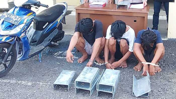 MIRIS, Belum Operasional Resmi, Besi Pembatas Tol Ini Dicuri, Alasannya Cuma Buat Beli Rokok