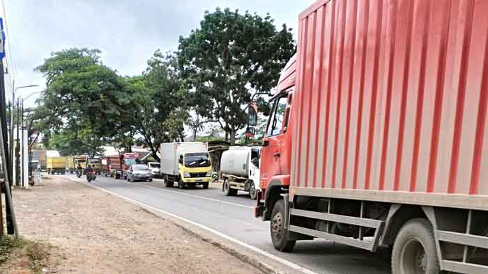 Jalan TAA Dilebarkan,  Macet Panjang admin  9 Februari 2023 PALEMBANG EMAS