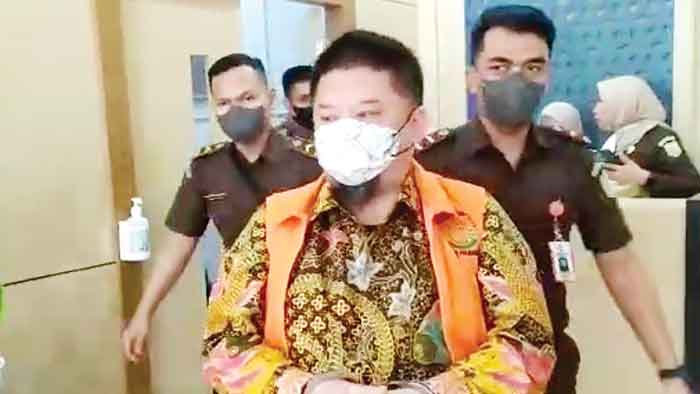 Salahgunakan Wewenang, Augie Divonis 5,5 Tahun