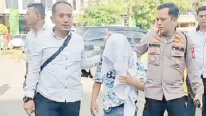 Kesal Sering Dimintai Uang